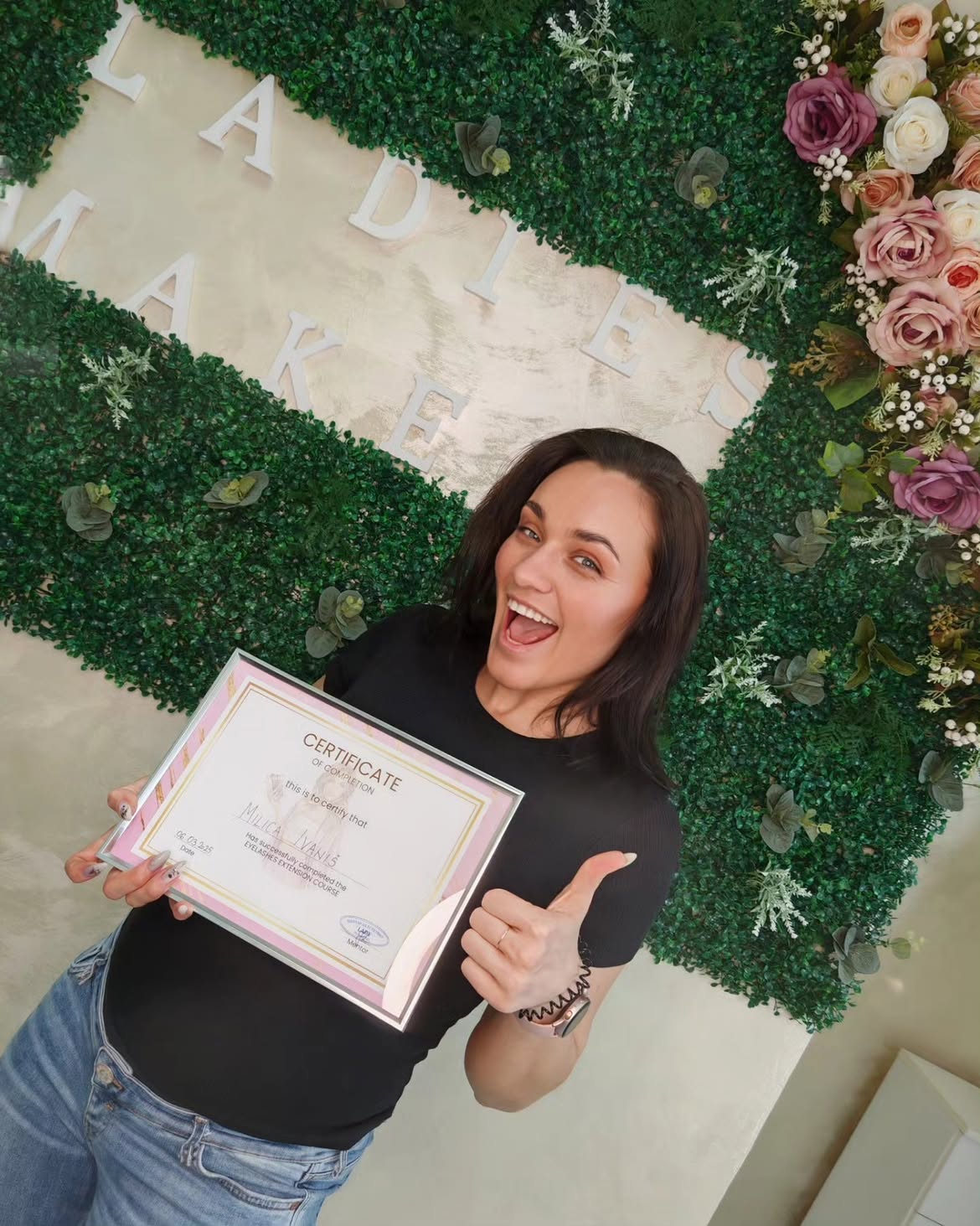 Polaznica kursa za trepavice sa diplomom – Ladie's Makeup Novi Sad